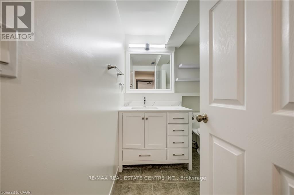 C - 297 Country Hill Drive, Kitchener, Ontario  N2E 2C1 - Photo 11 - X13586020