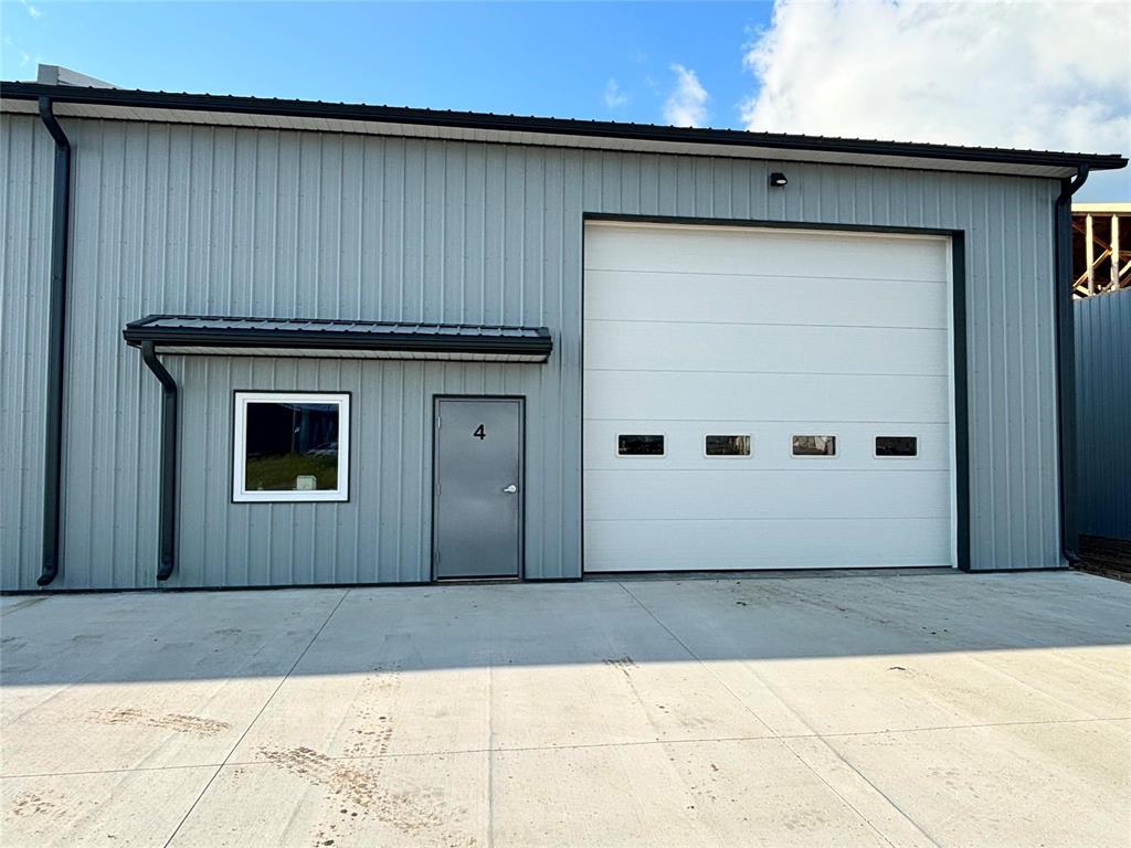 71 Industrial Drive, Steinbach, Manitoba  R5G 2V2 - Photo 2 - 202617081