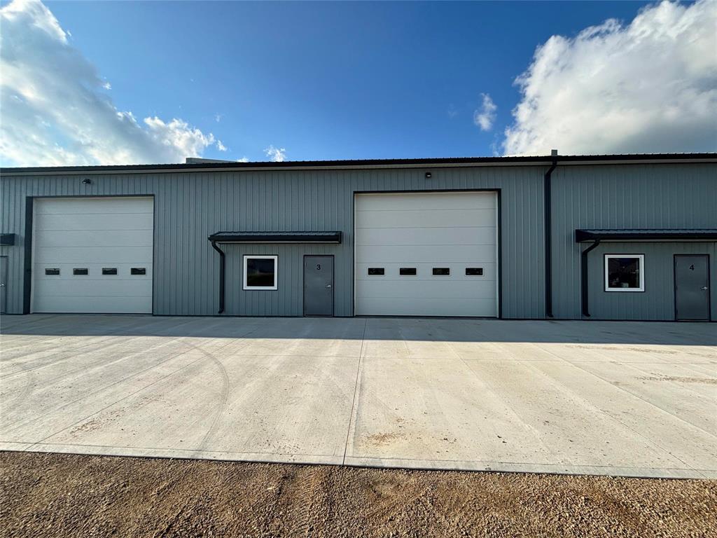 71 Industrial Drive, Steinbach, Manitoba  R5G 2V2 - Photo 3 - 202617081