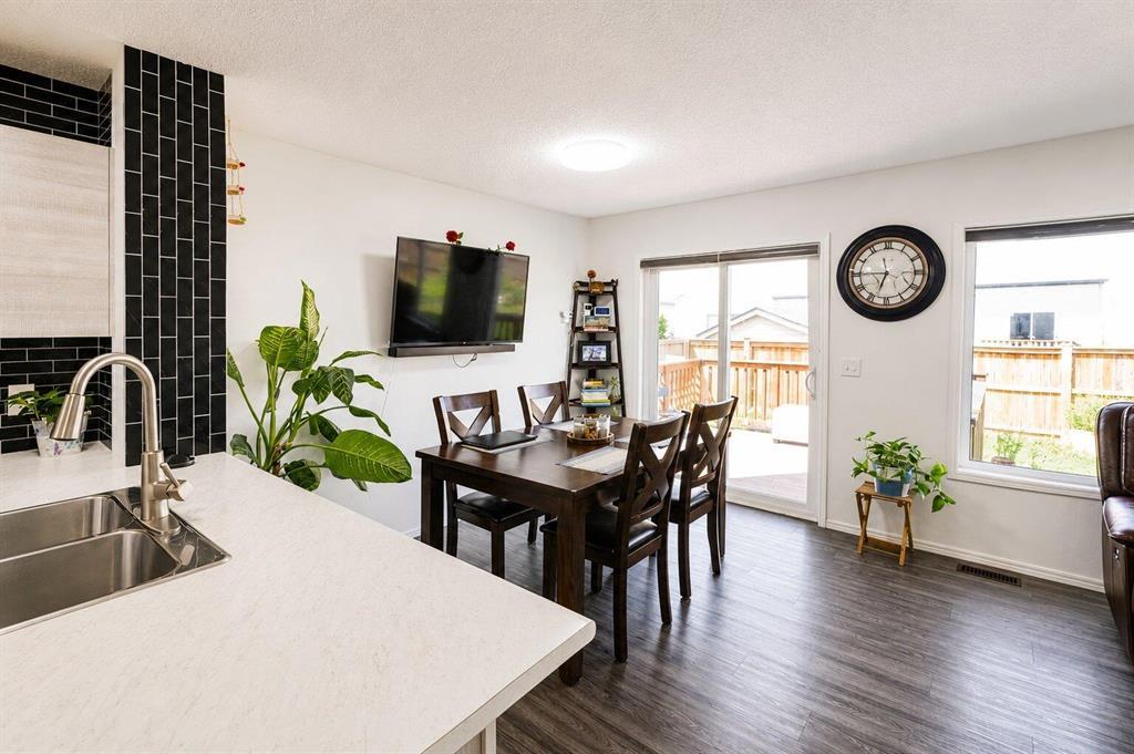 35 Bloomfield Path, Winnipeg, Manitoba  R2R 2W9 - Photo 4 - 202617163