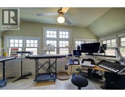 1537 Lakeview Street, Kelowna, British Columbia  V1Y 6N1 - Photo 47 - 10394899