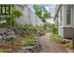 1537 Lakeview Street, Kelowna, British Columbia  V1Y 6N1 - Photo 34 - 10394899