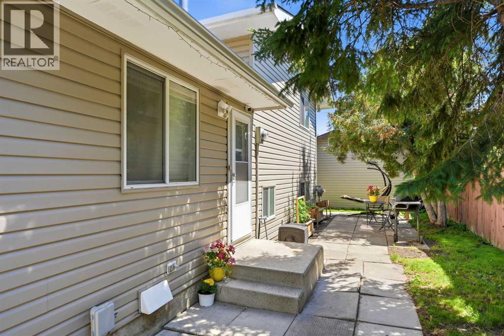151 Templevale Place NE, Calgary, Alberta  T1Y 4V6 - Photo 3 - A2327769