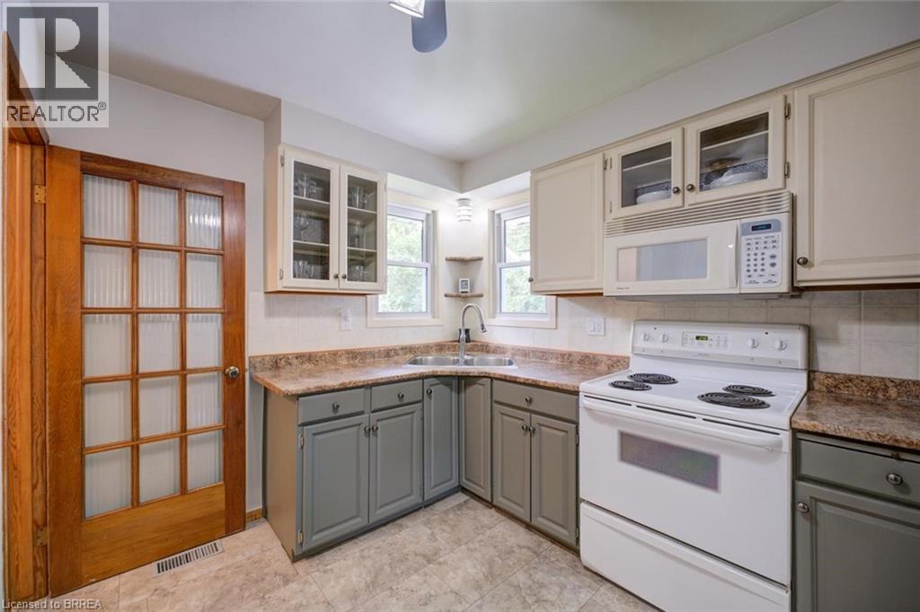 56 Avondale Street, Brantford, Ontario  N3S 4L8 - Photo 14 - 40844527