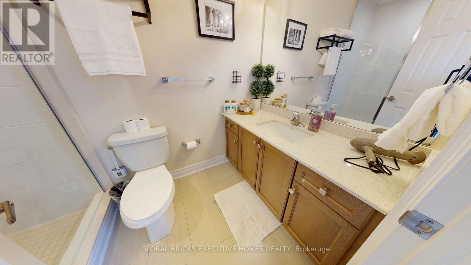 1124 Baltic Lane, Pickering, Ontario  L1X 0G9 - Photo 10 - E13586130