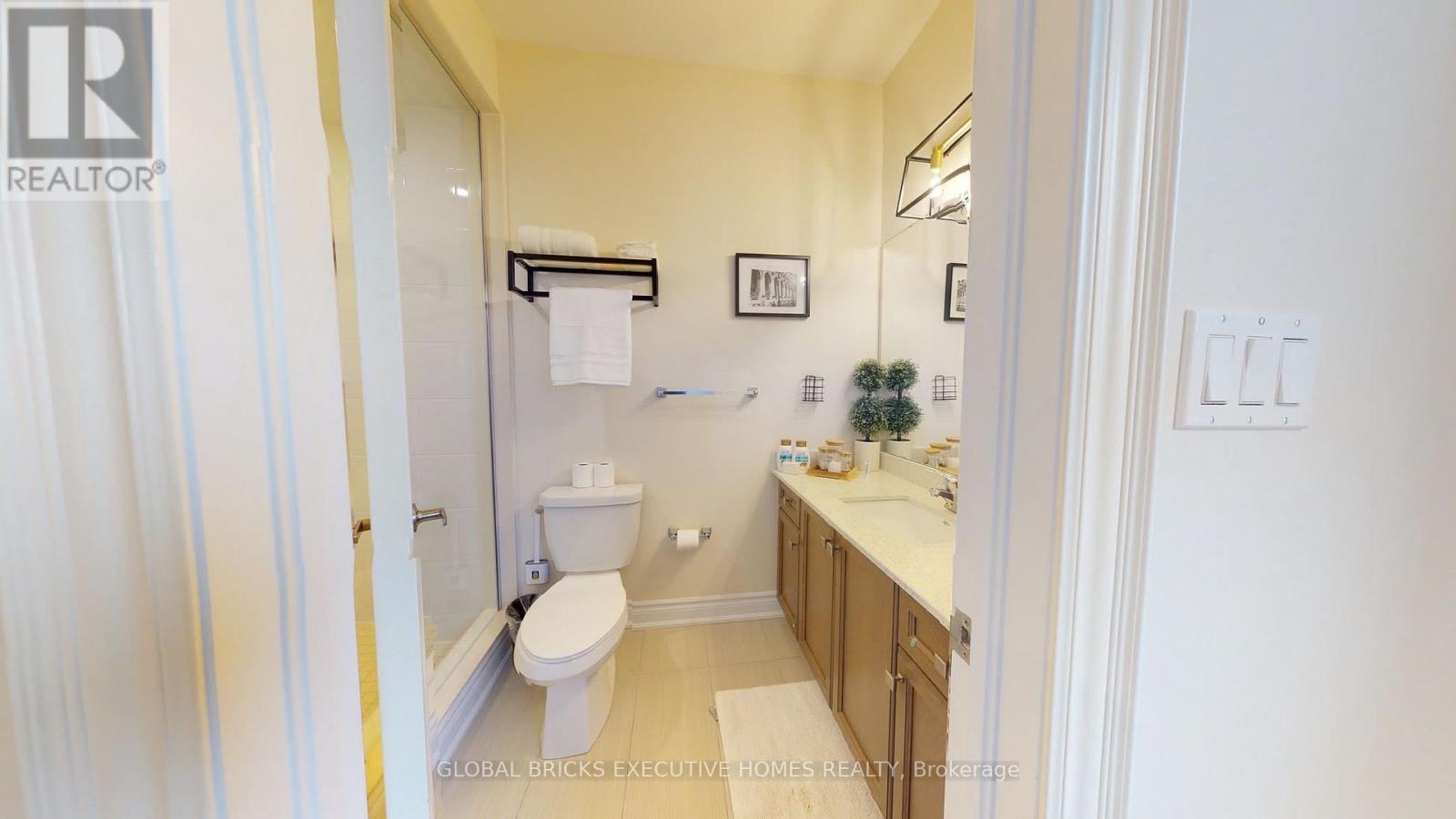 1124 Baltic Lane, Pickering, Ontario  L1X 0G9 - Photo 11 - E13586130