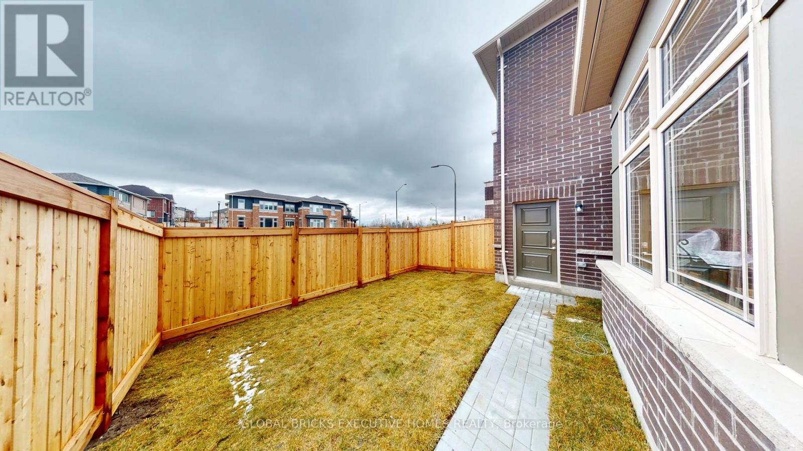 1124 Baltic Lane, Pickering, Ontario  L1X 0G9 - Photo 5 - E13586130