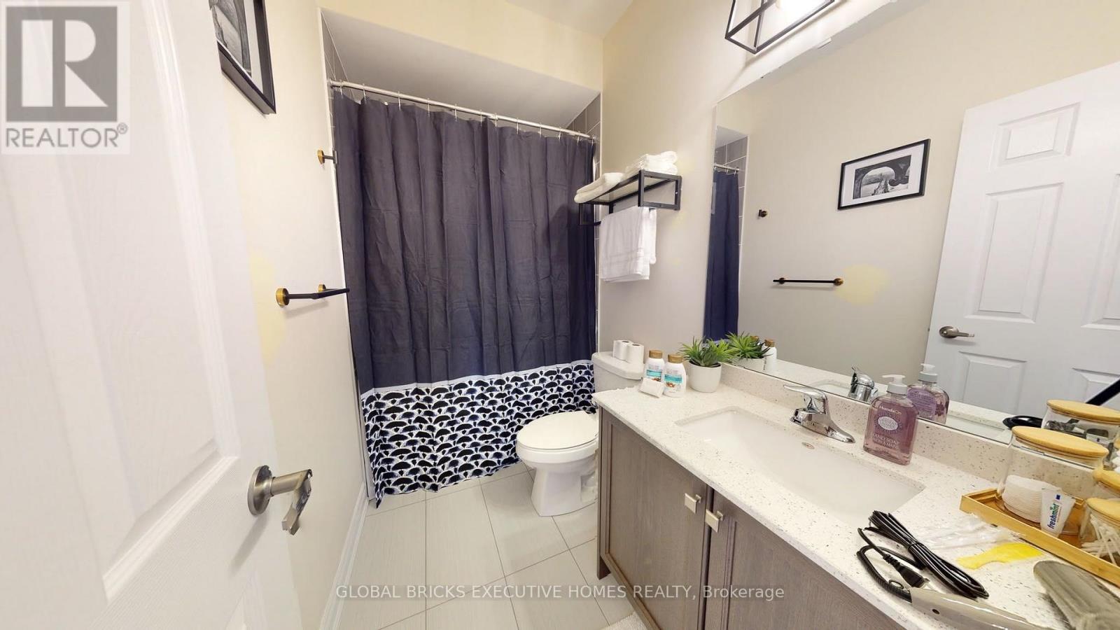 1124 Baltic Lane, Pickering, Ontario  L1X 0G9 - Photo 8 - E13586130