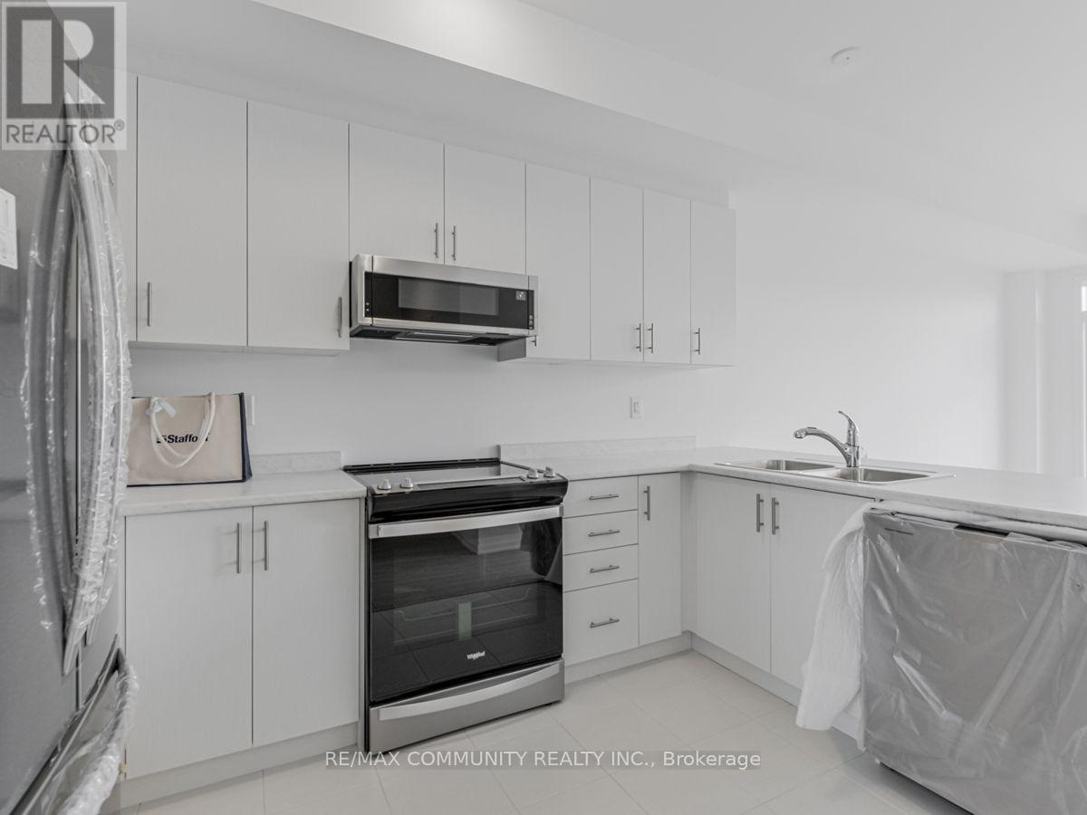 799 Heathrow Path, Oshawa, Ontario  L1H 7K5 - Photo 16 - E13586174