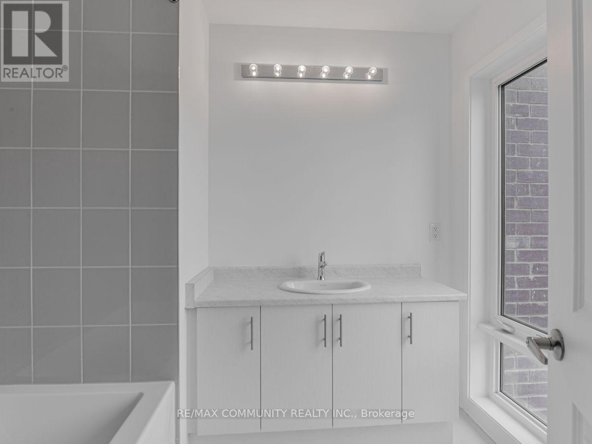 799 Heathrow Path, Oshawa, Ontario  L1H 7K5 - Photo 30 - E13586174