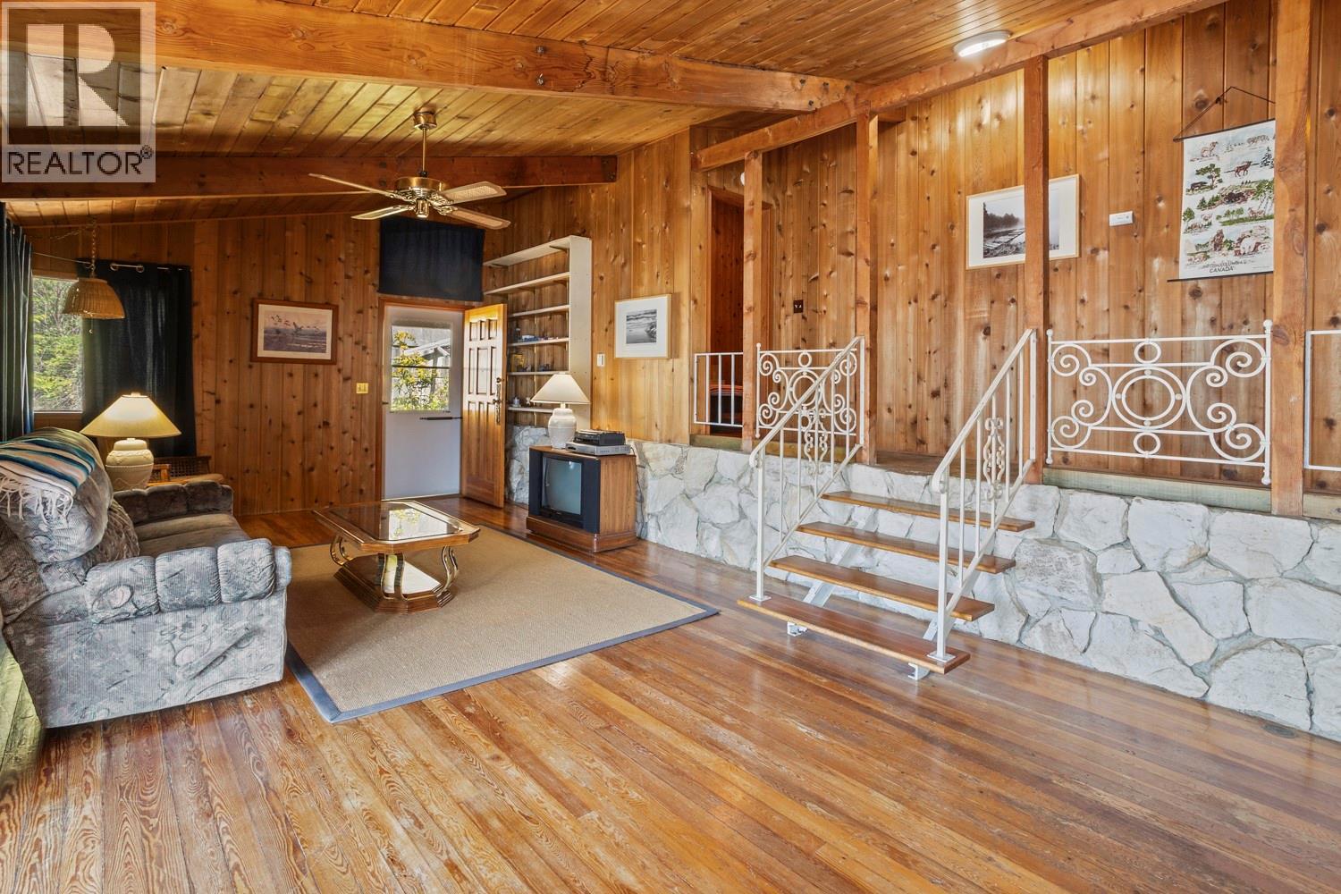 11929 3a Highway, Destiny Bay, British Columbia  V0B 1A3 - Photo 7 - 10394837