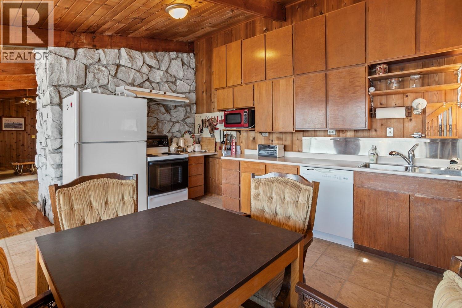 11929 3a Highway, Destiny Bay, British Columbia  V0B 1A3 - Photo 6 - 10394837