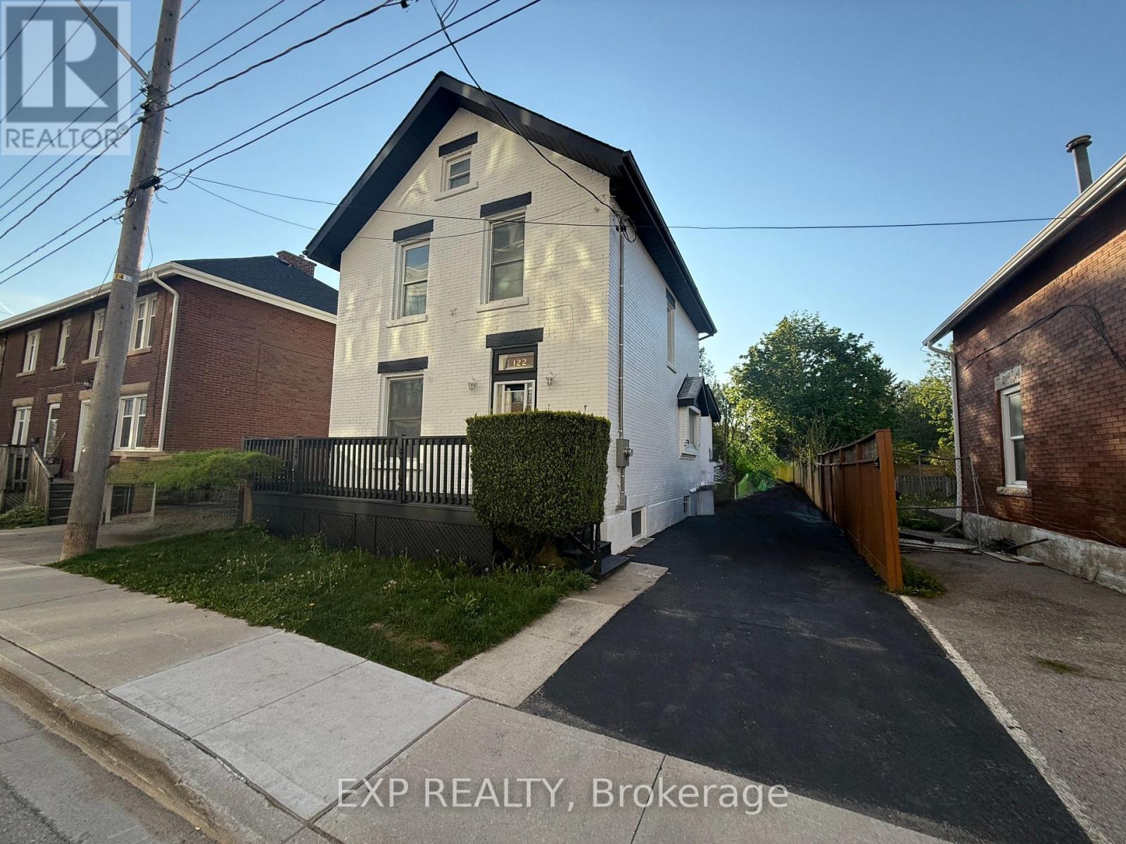 UPPER - 122 ALICE STREET, Guelph, Ontario