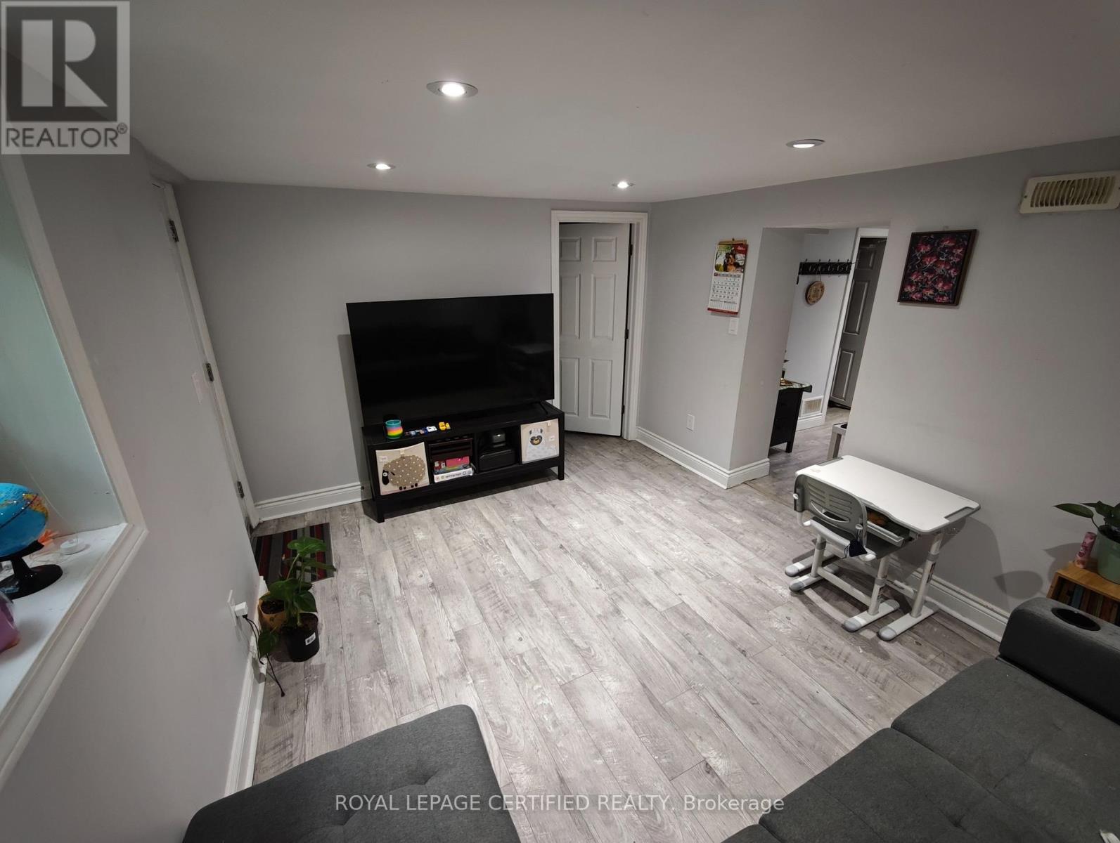 Bsmt - 30 Blakemanor Boulevard, Toronto, Ontario  M1J 2W4 - Photo 12 - E13563666