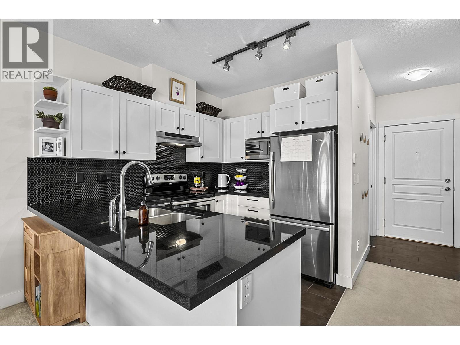 417 4550 Fraser Street, Vancouver, British Columbia  V5V 4G8 - Photo 4 - R3148040