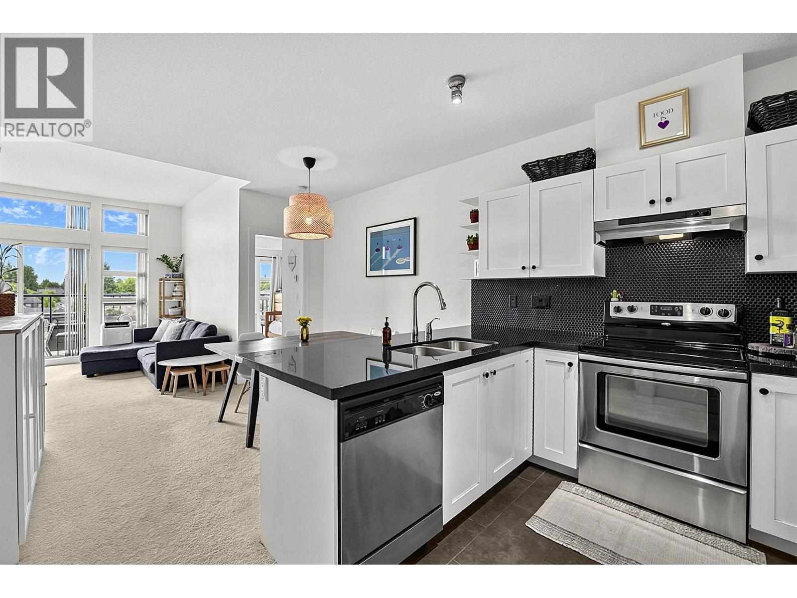 417 4550 Fraser Street, Vancouver, British Columbia  V5V 4G8 - Photo 3 - R3148040