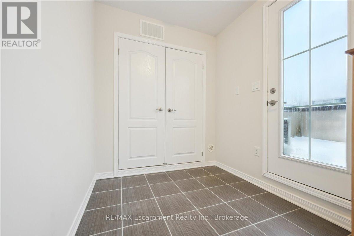 64 - 2441 Greenwich Drive, Oakville, Ontario  L6M 0S3 - Photo 39 - W13584366