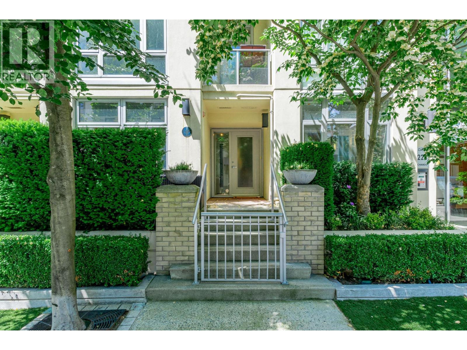 1227 Richards Street, Vancouver, British Columbia  V6B 3G3 - Photo 1 - R3148144
