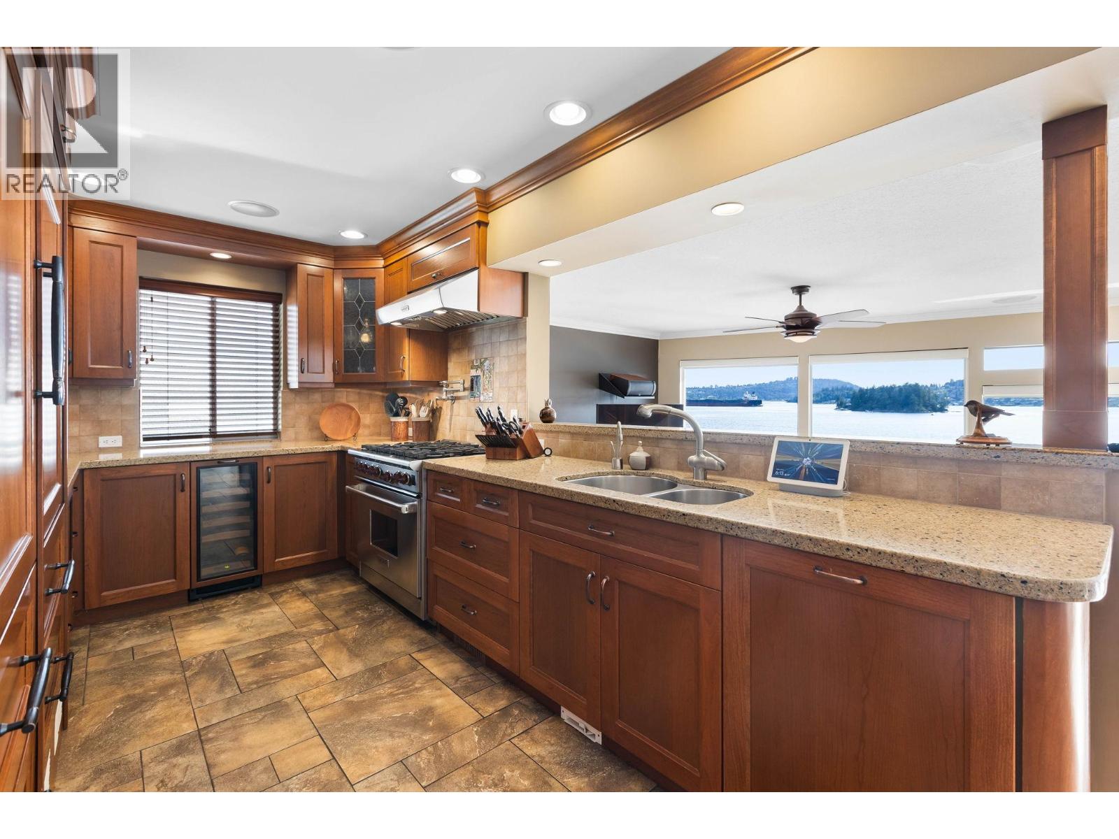 4705 Belcarra Bay Road, Belcarra, British Columbia  V3H 4P6 - Photo 13 - R3148162