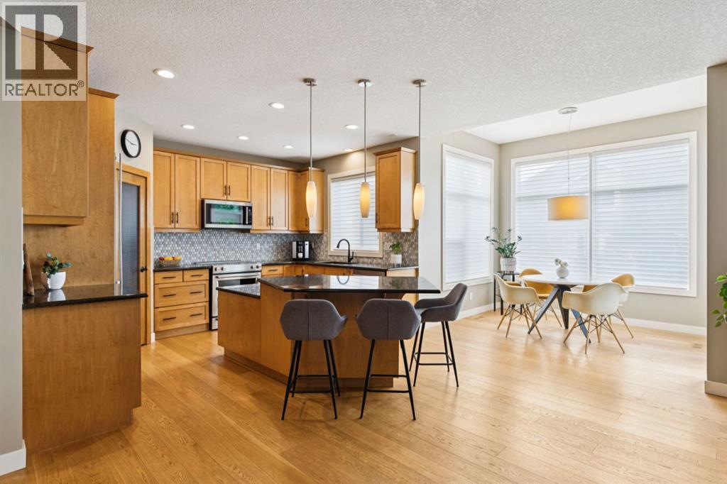 92 Discovery Ridge Circle Sw, Calgary, Alberta  T3H 5X6 - Photo 5 - A2328623