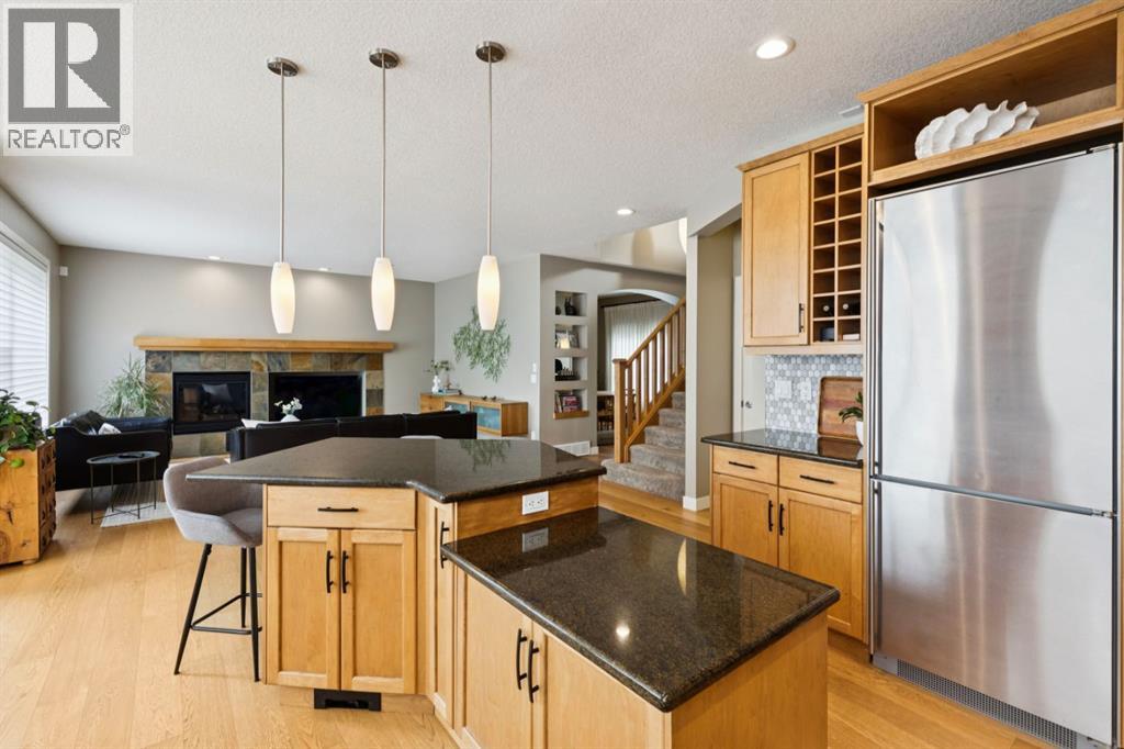 92 Discovery Ridge Circle Sw, Calgary, Alberta  T3H 5X6 - Photo 10 - A2328623