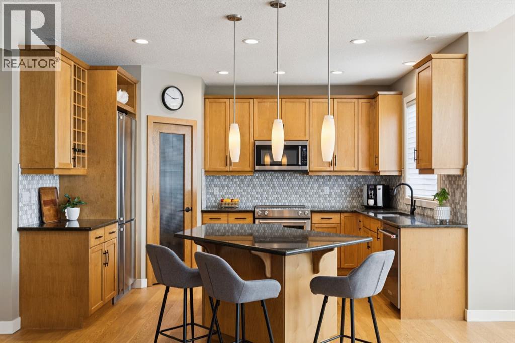 92 Discovery Ridge Circle Sw, Calgary, Alberta  T3H 5X6 - Photo 6 - A2328623