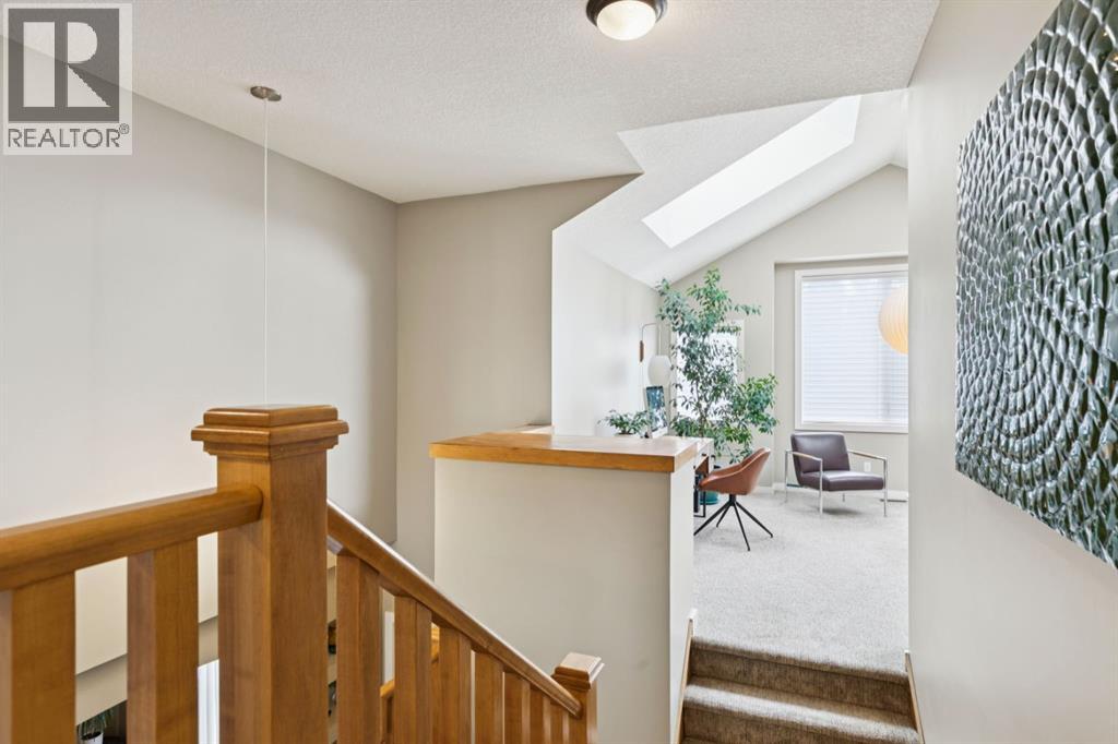 92 Discovery Ridge Circle Sw, Calgary, Alberta  T3H 5X6 - Photo 15 - A2328623