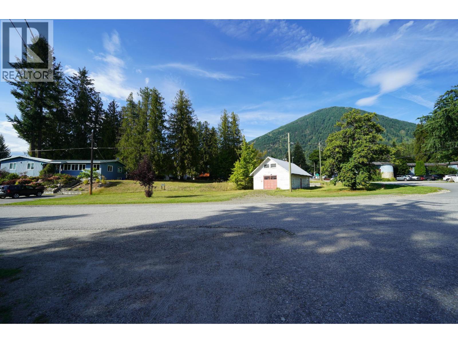 416 Slocan Avenue, New Denver, British Columbia V0G 2B0 - Photo 39 - 10394895