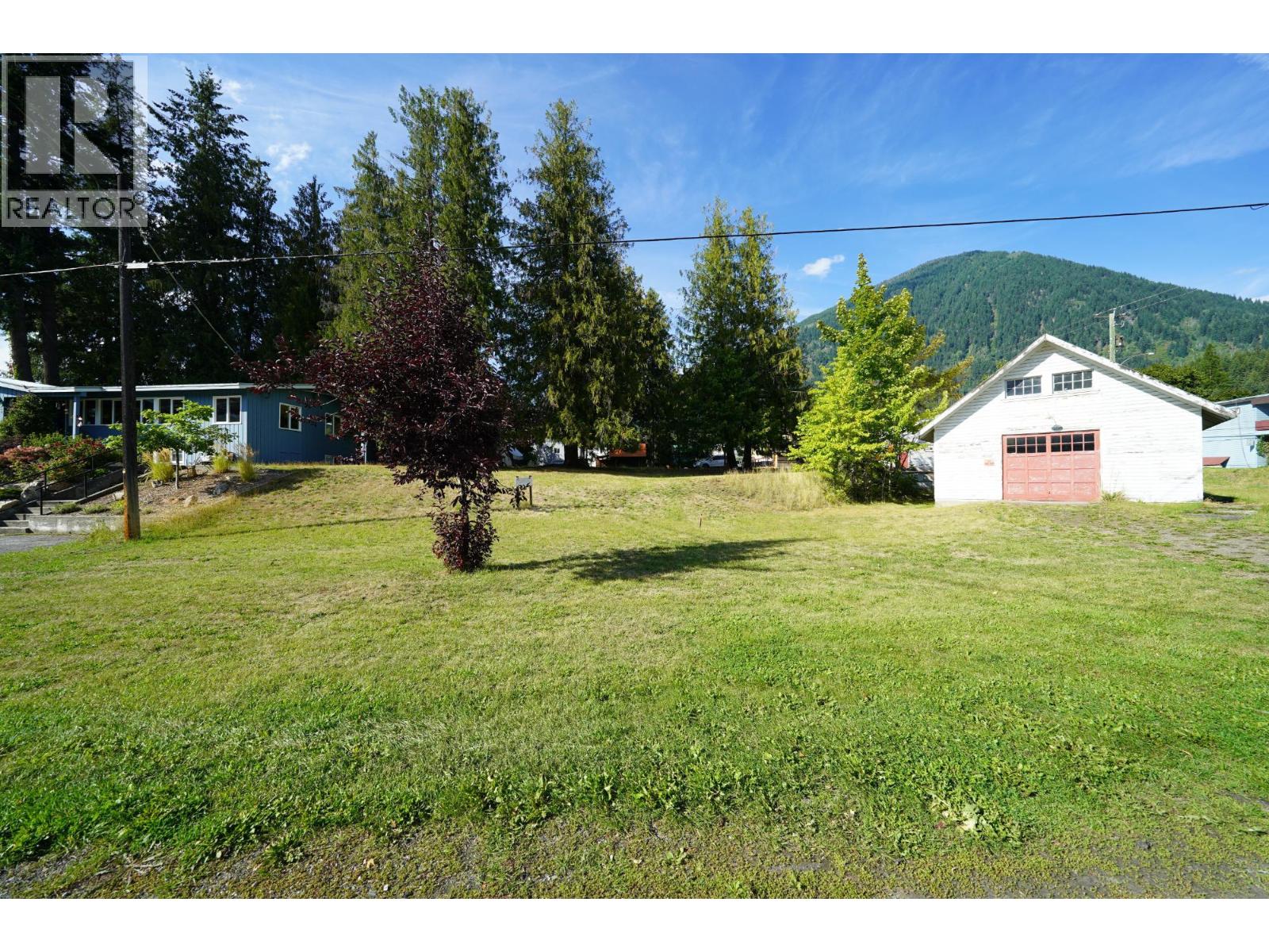 416 Slocan Avenue, New Denver, British Columbia V0G 2B0 - Photo 16 - 10394895