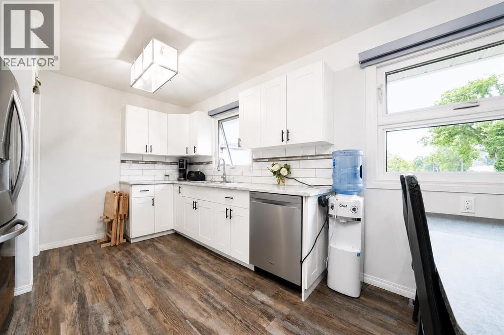 131 Mitchell Crescent Nw, Medicine Hat, Alberta  T1A 6V3 - Photo 6 - A2327794