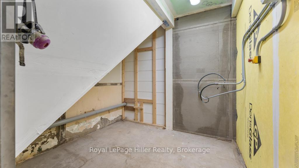 21 Market Place, Stratford, Ontario  N5A 1A4 - Photo 32 - X13583620