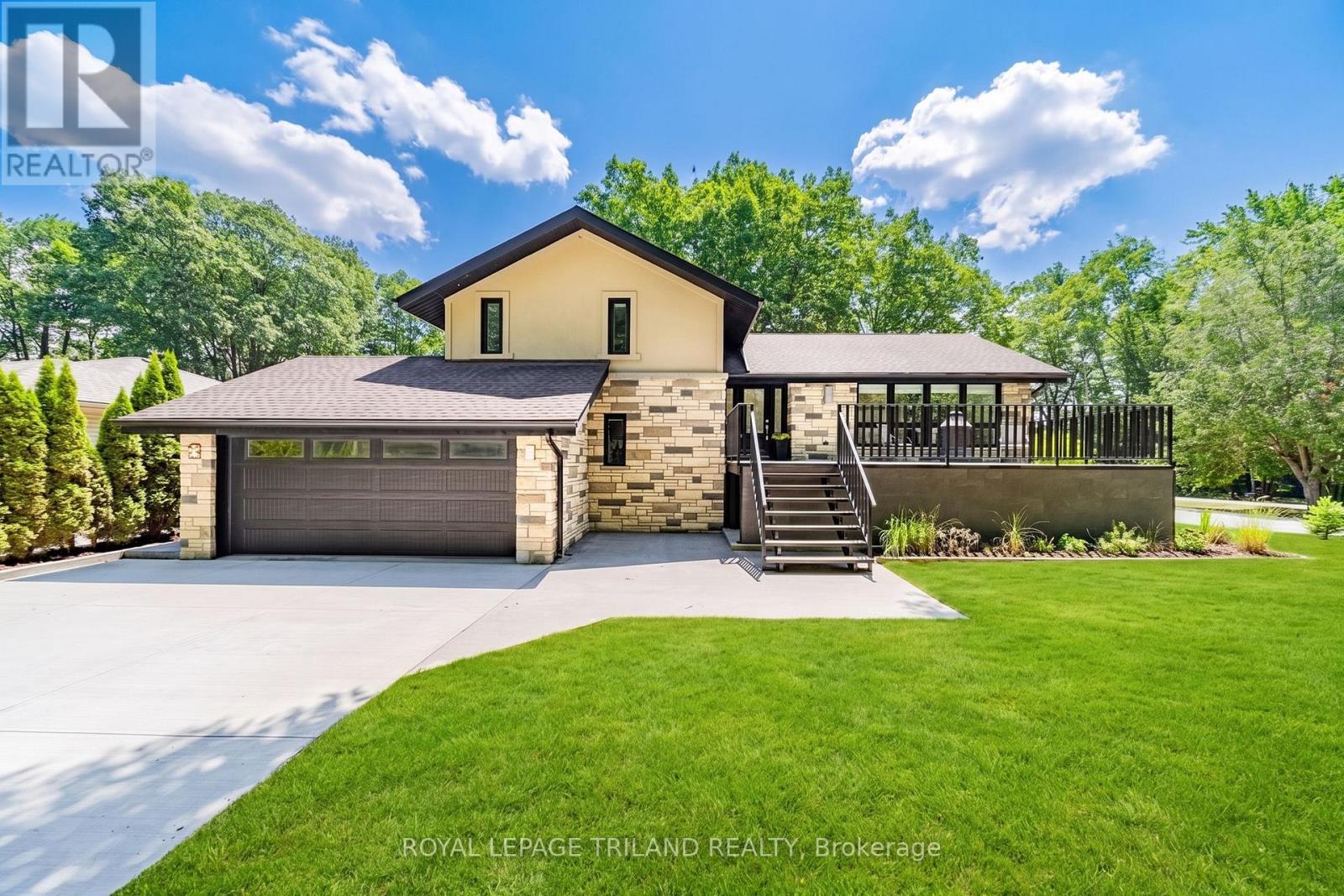 $868,0009653 Joanne Avenue, Lambton Shores, Ontario