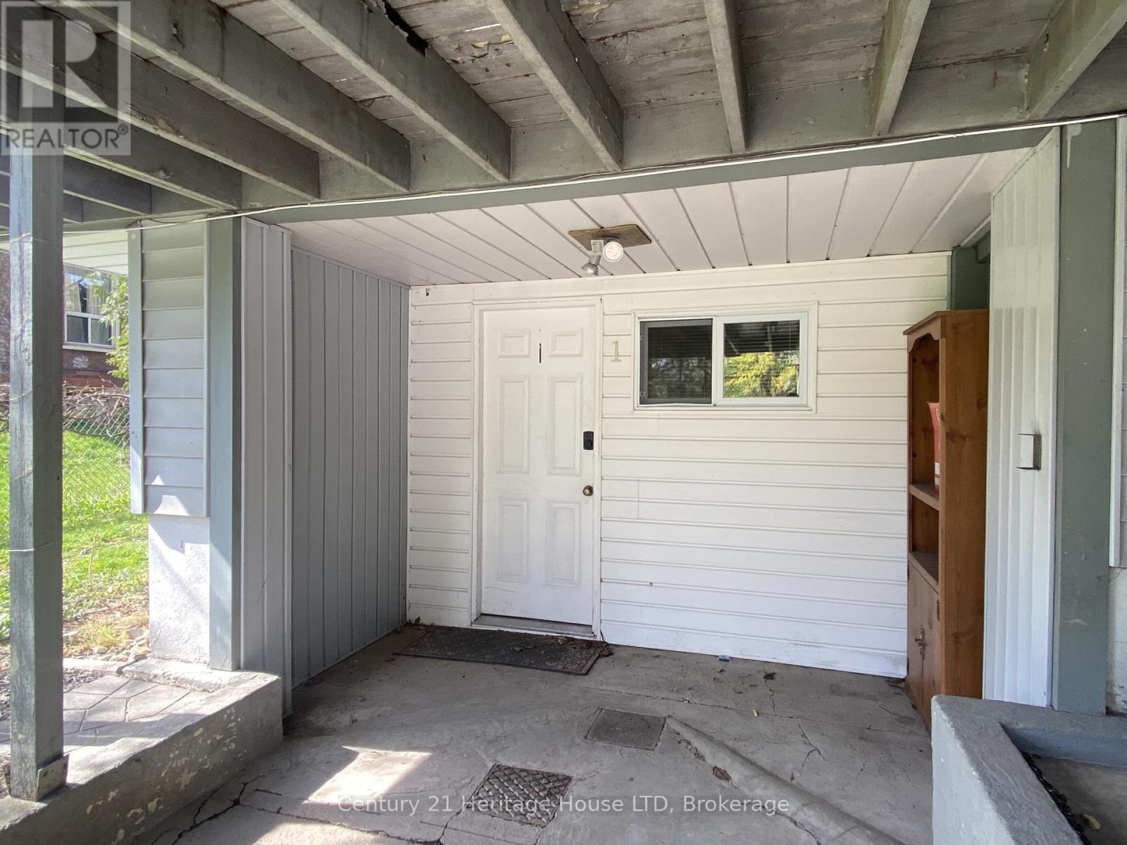 Lower Unit - 6042 Culp Street Street, Niagara Falls, Ontario  L2G 2B7 - Photo 2 - X13581628