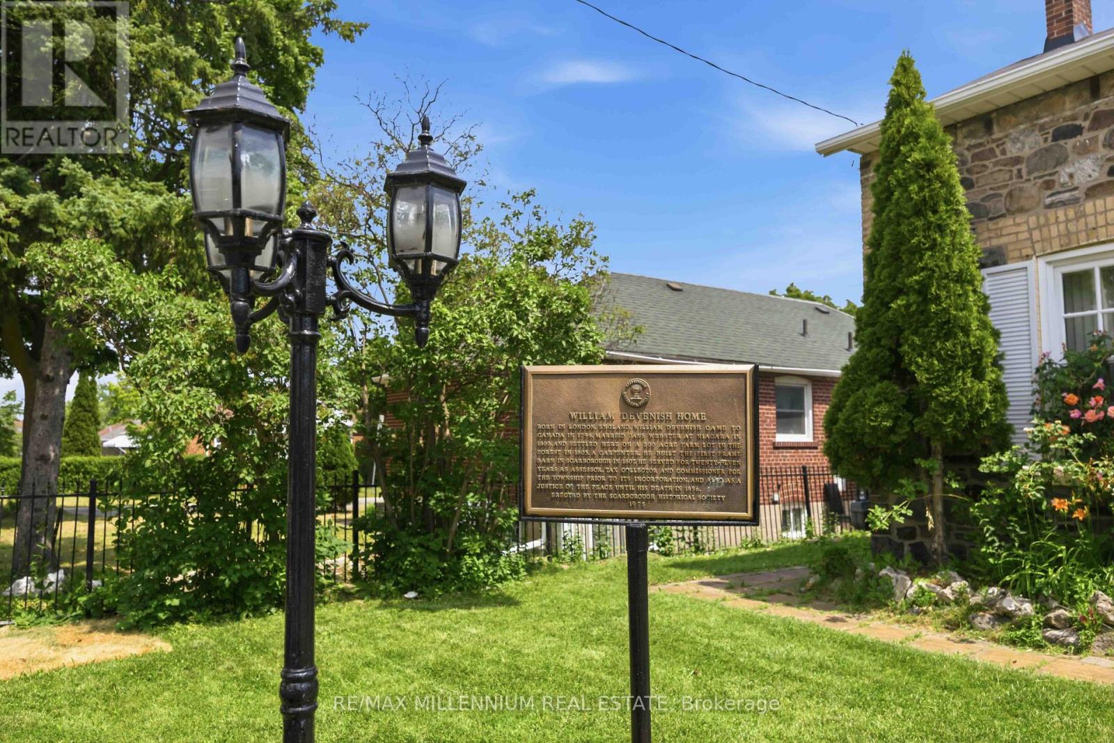 1355 Victoria Park Avenue, Toronto, Ontario M4B 2L5 - Photo 5 - E13586120