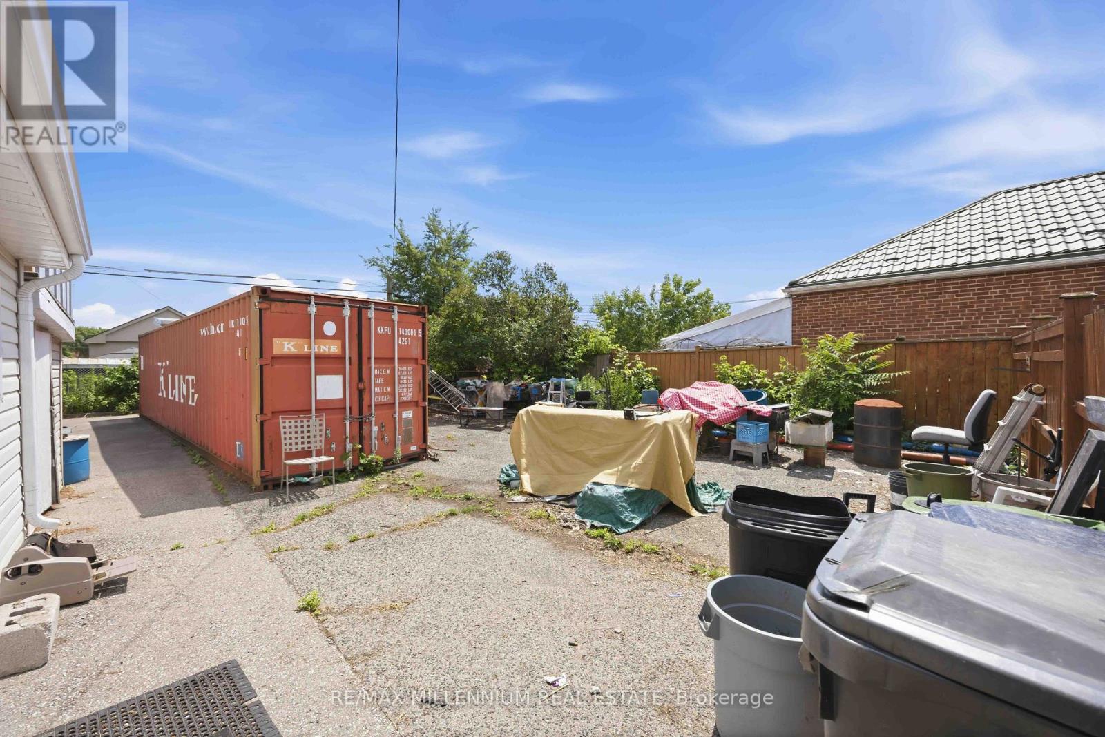 1355 Victoria Park Avenue, Toronto, Ontario M4B 2L5 - Photo 8 - E13586120