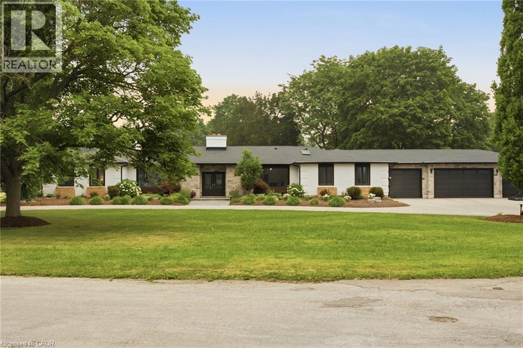 8 SQUIRE Court, Waterloo, Ontario
