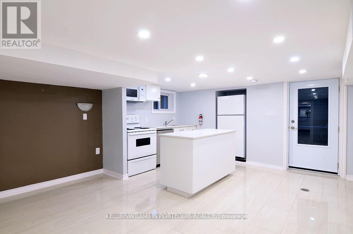 Lower - 431 Kingston Road, Toronto, Ontario  M4L 1V2 - Photo 10 - E13586252