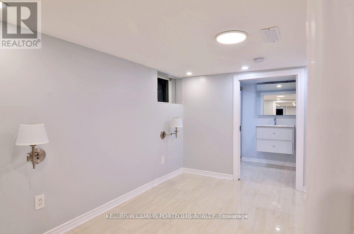 Lower - 431 Kingston Road, Toronto, Ontario  M4L 1V2 - Photo 13 - E13586252