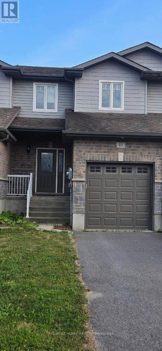 921 BLOSSOM STREET, Kingston, Ontario