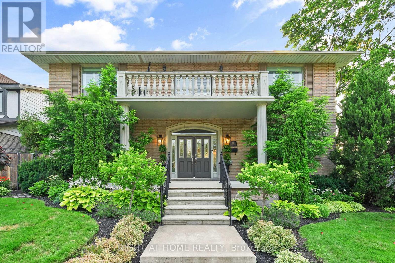 14 DELBROOK COURT, Hamilton, Ontario