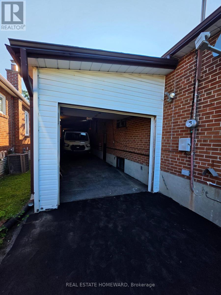 30 Beacon Road, Toronto, Ontario  M1P 1G7 - Photo 7 - E13586214