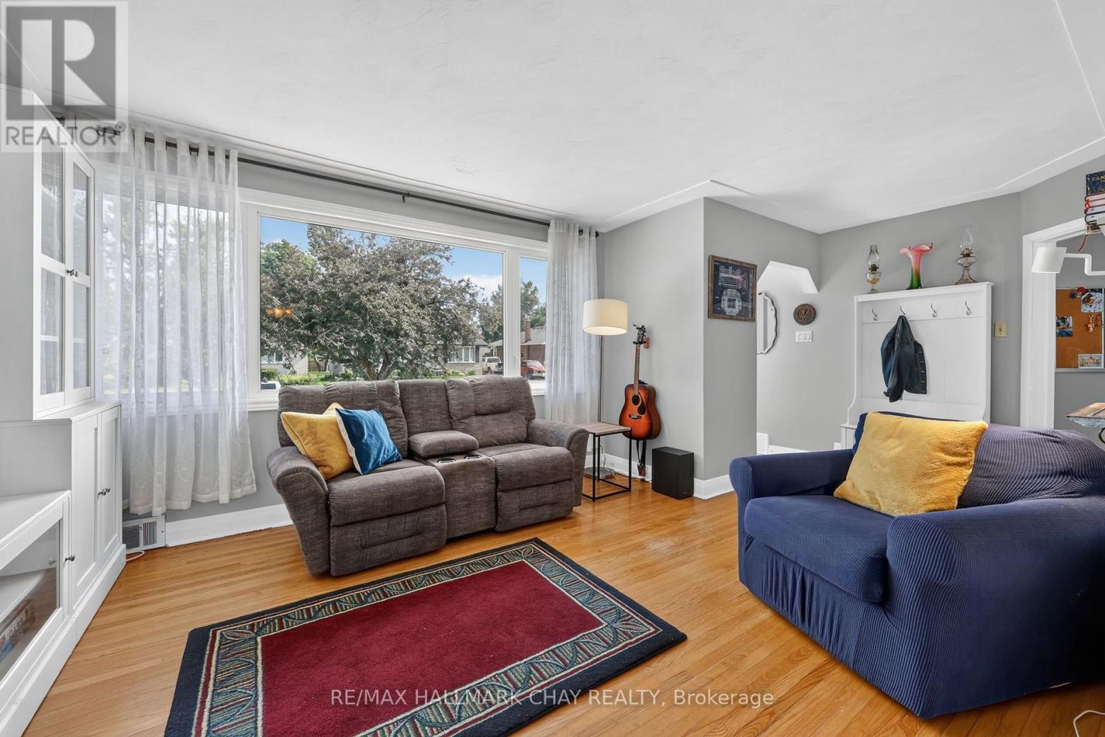 9 Melrose Avenue, Barrie, Ontario  L4M 2A5 - Photo 6 - S13586070