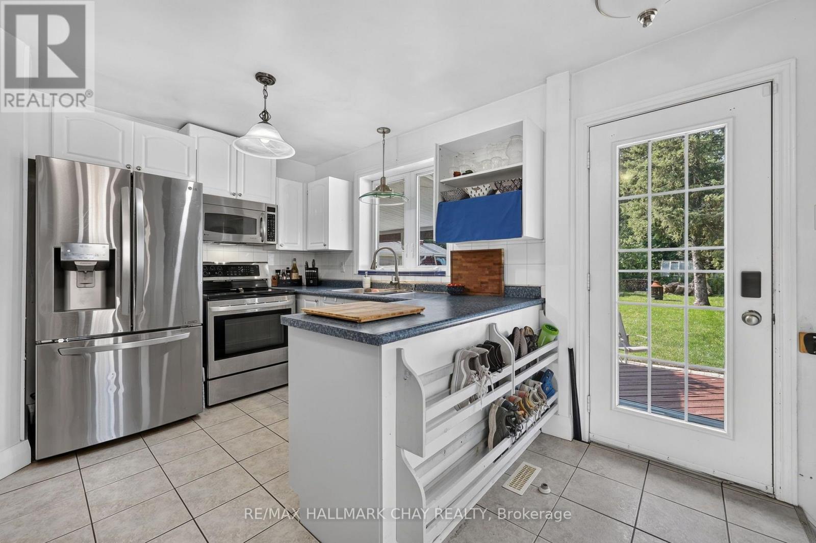 9 Melrose Avenue, Barrie, Ontario  L4M 2A5 - Photo 7 - S13586070