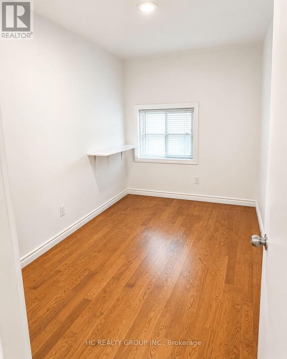 562 Bathurst Street, Toronto, Ontario  M5S 2P9 - Photo 2 - C13586360