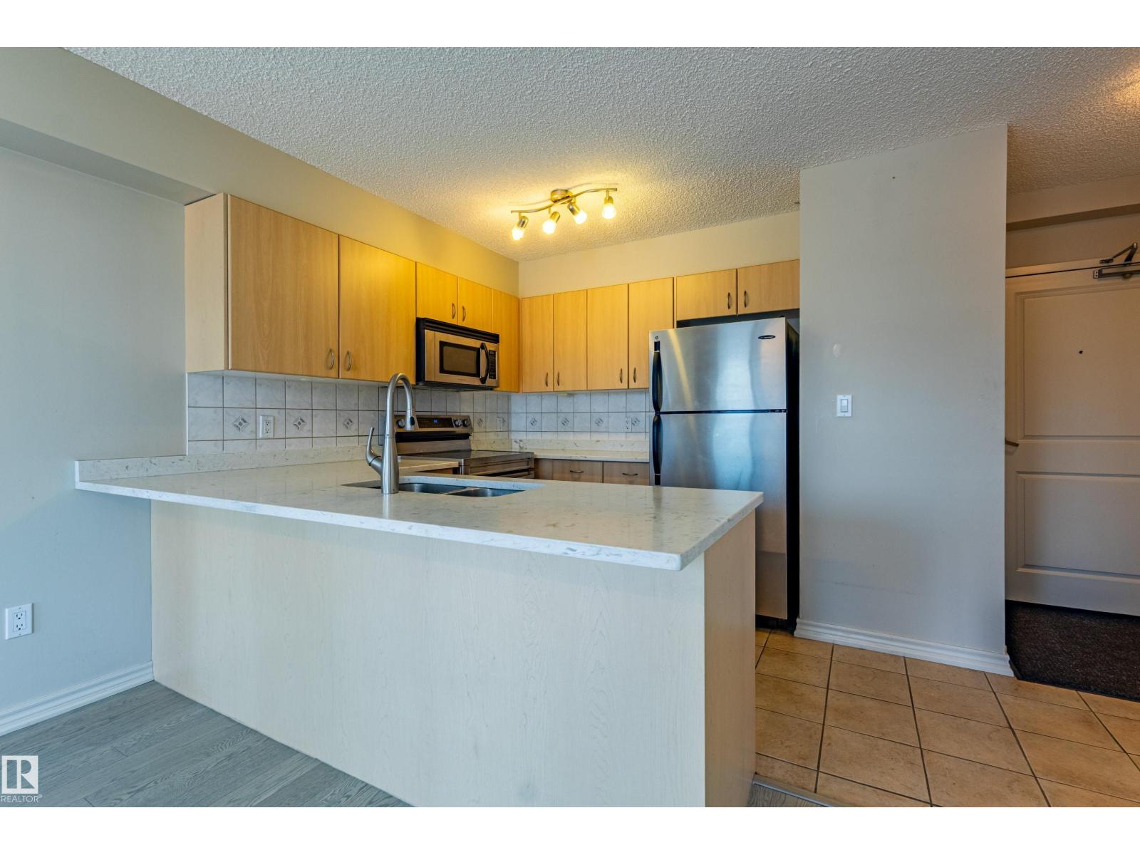 #1501 10180 104 St NW, Edmonton, Alberta  T5J 1A7 - Photo 3 - E4499868
