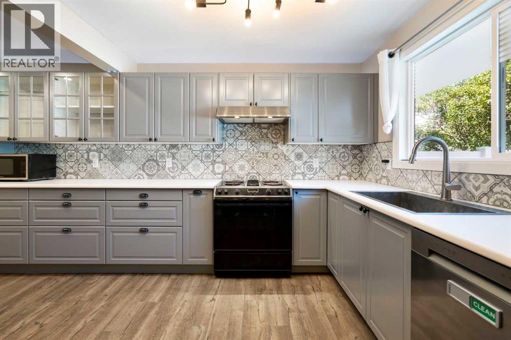 191 Woodmont Terrace Sw, Calgary, Alberta  T2W 3K3 - Photo 11 - A2321912
