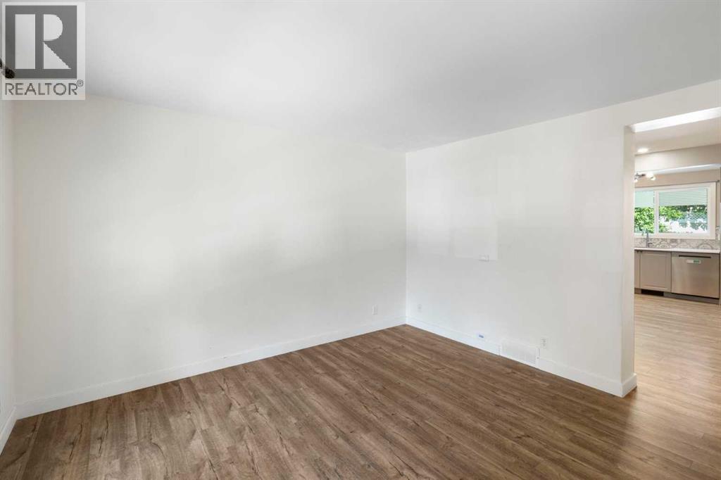 191 Woodmont Terrace Sw, Calgary, Alberta  T2W 3K3 - Photo 7 - A2321912