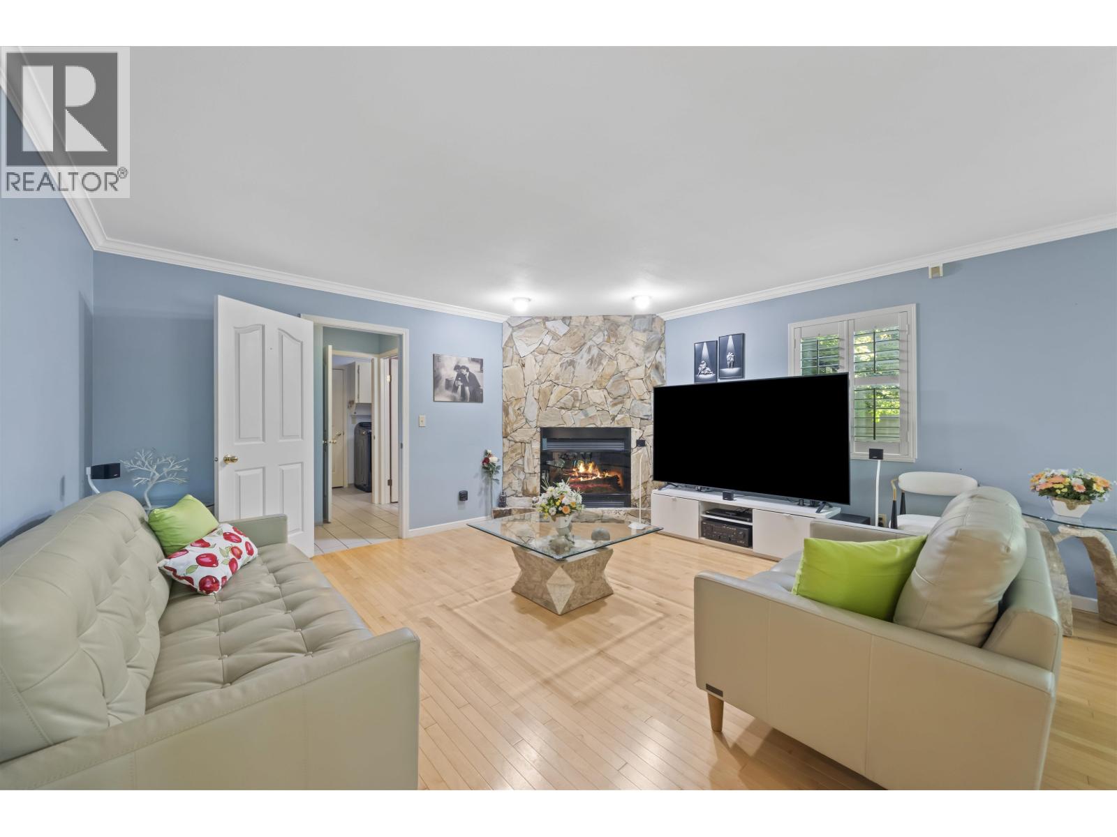 2445 Mowat Place, North Vancouver, British Columbia  V7H 2X2 - Photo 6 - R3147965