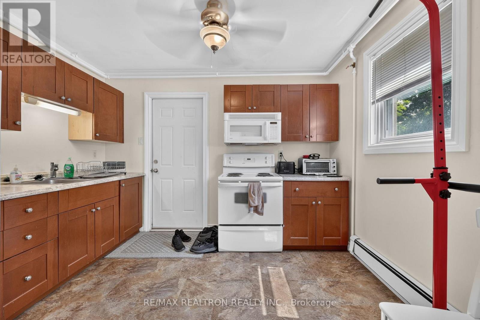 3 East Street, Barrie, Ontario  L4M 2N3 - Photo 10 - S13586364