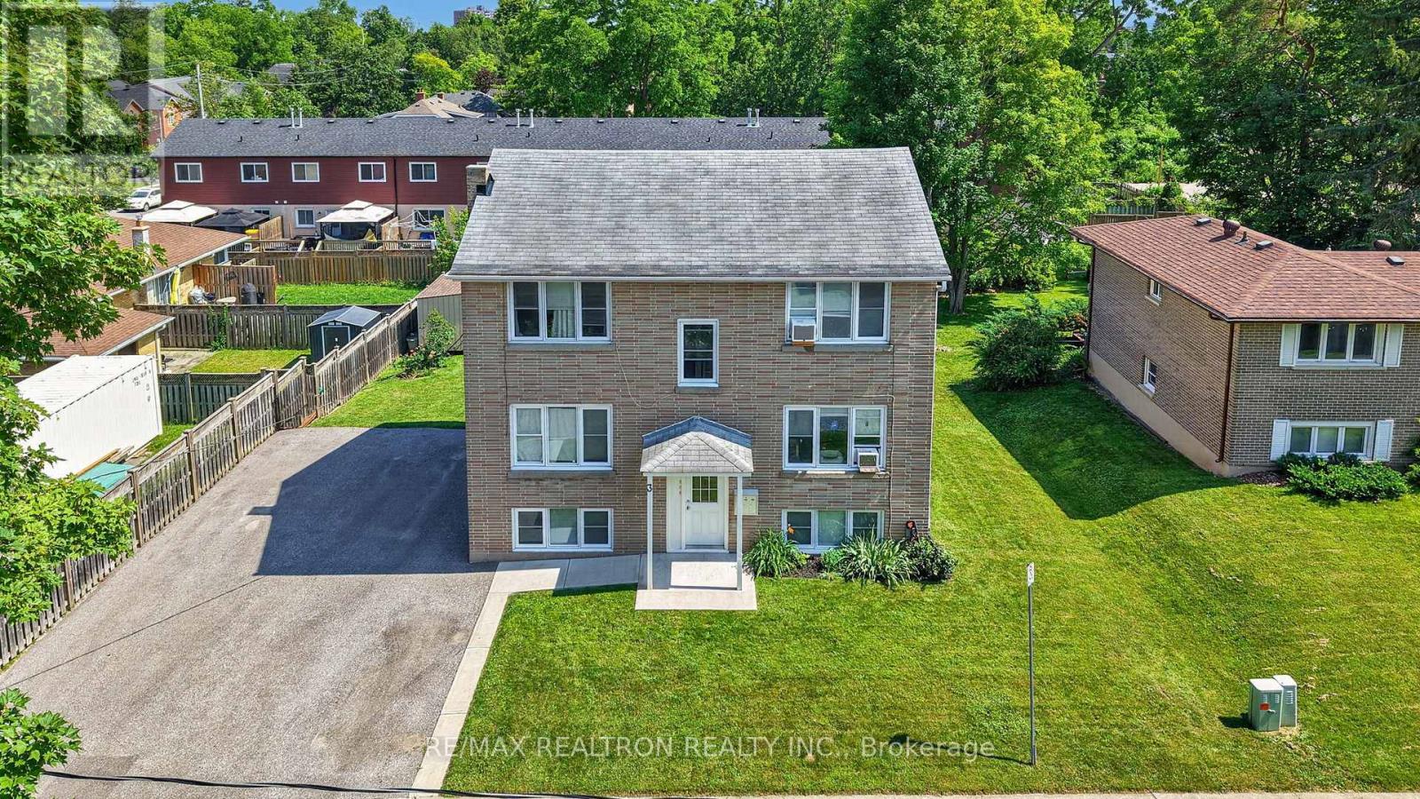 3 East Street, Barrie, Ontario  L4M 2N3 - Photo 2 - S13586364